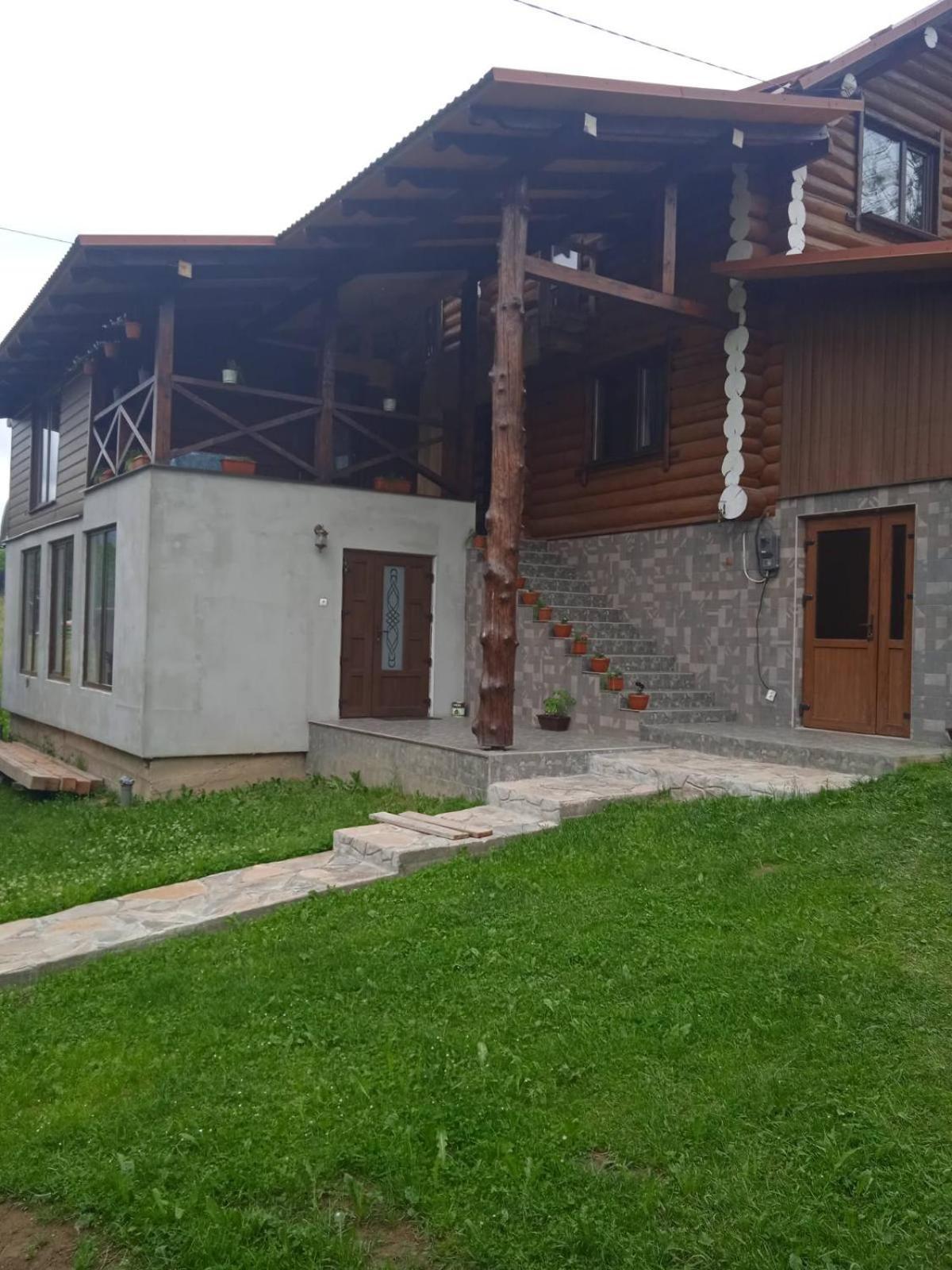 Садиба У Пасічника Guest House Pilipets Luaran gambar